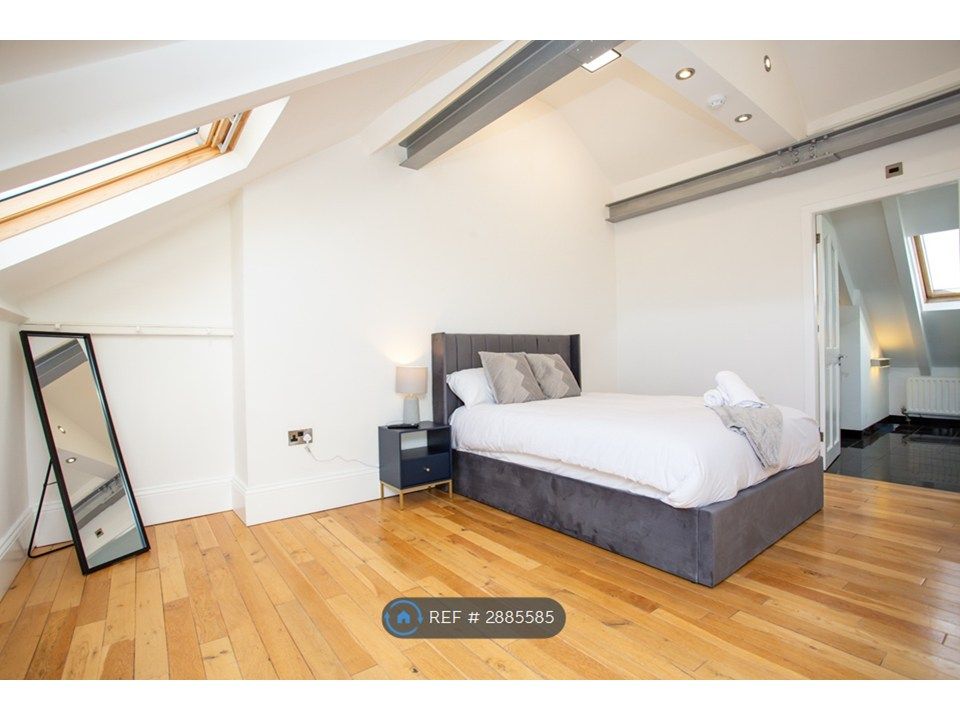 Property photo 3 of 34