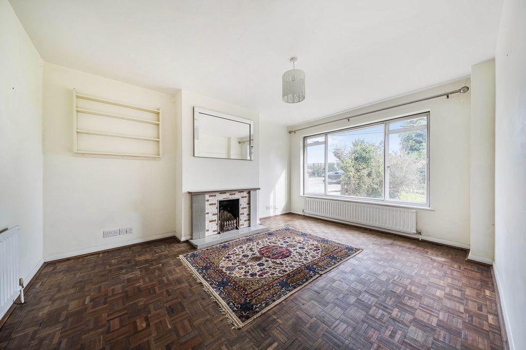 Property photo 2 of 20 Lounge