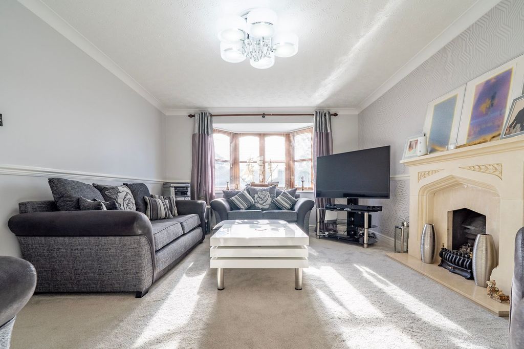 Property photo 3 of 25