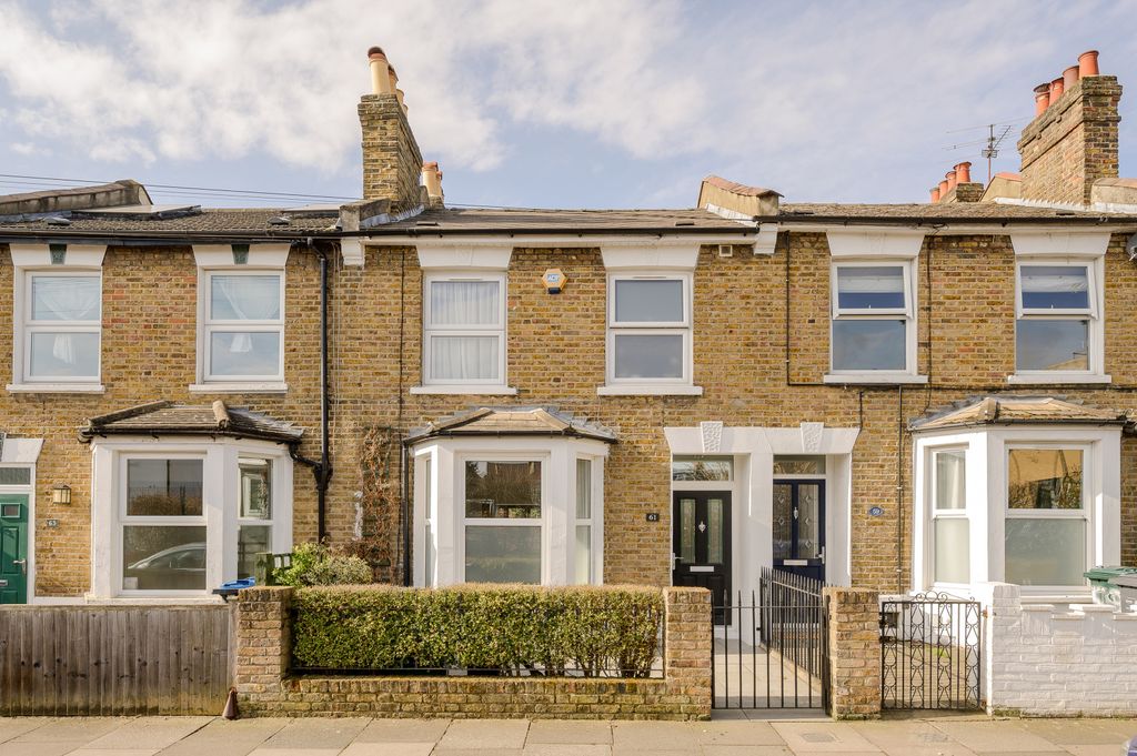 Property photo 1 of 17 Picture No. 01