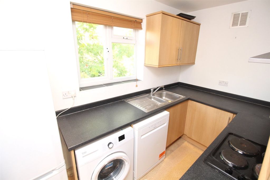 Property photo 3 of 7 Picture No. 14