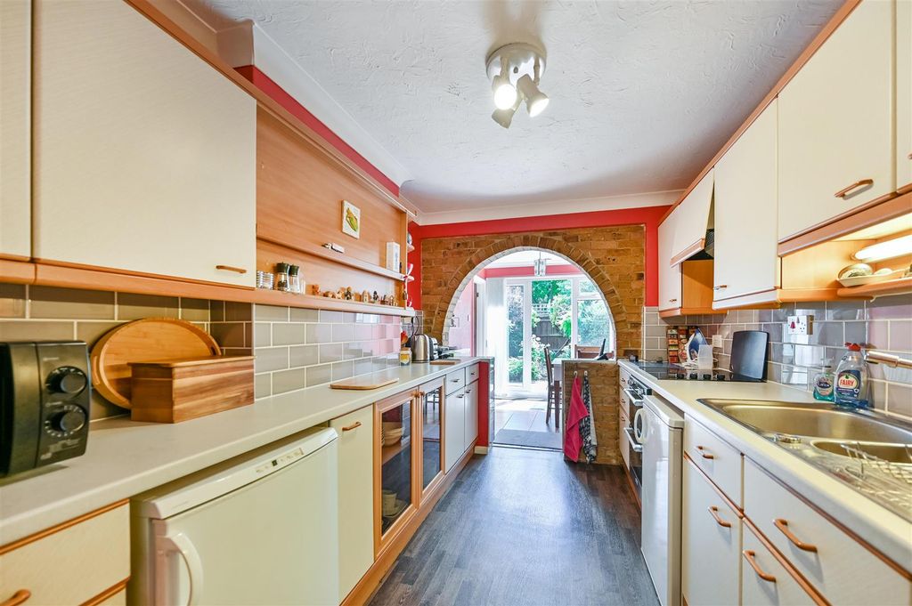 Property photo 2 of 14