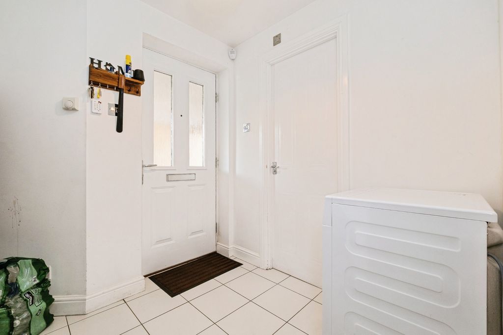 Property photo 2 of 11 Pbox-Img.Jpg