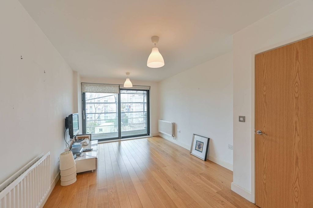 Property photo 3 of 7