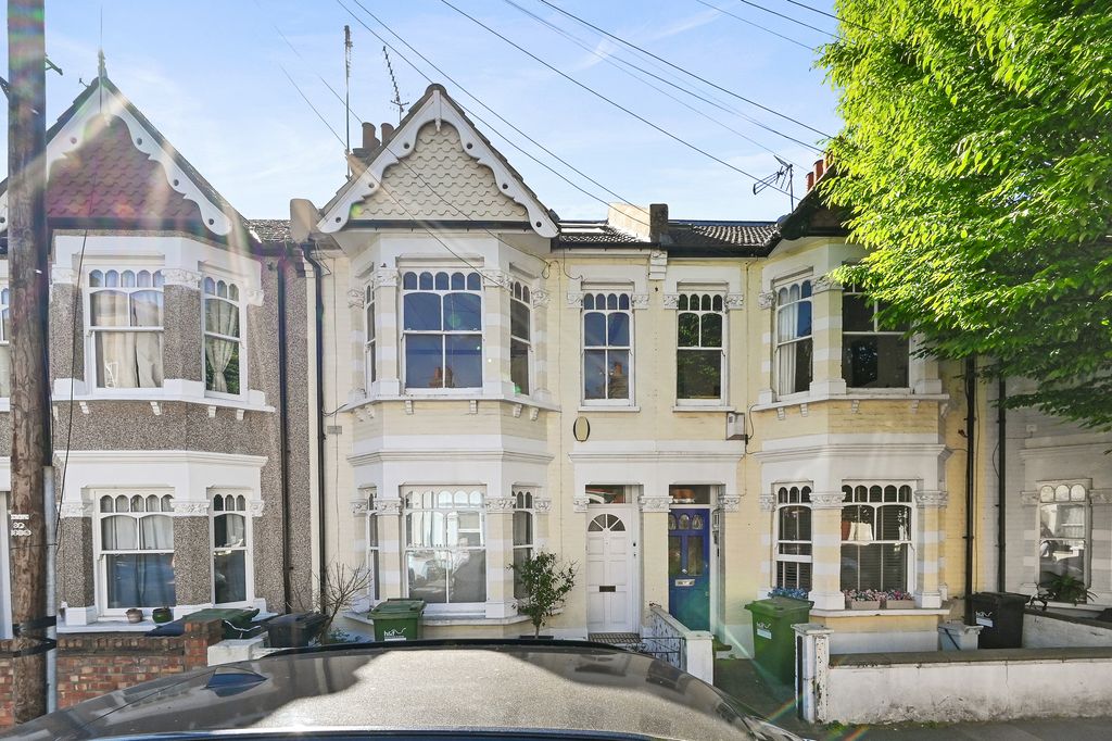 Property photo 1 of 11