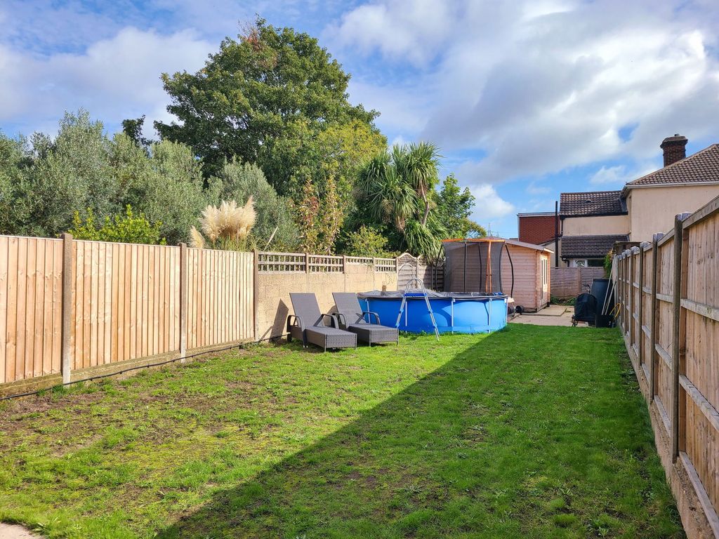 Property photo 2 of 34