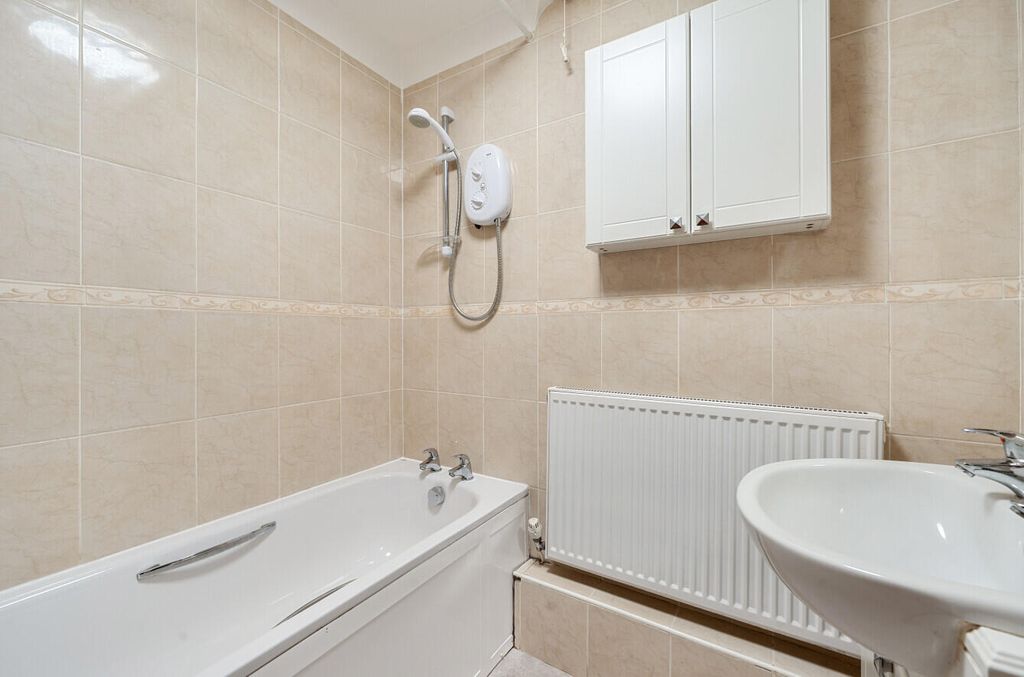 Property photo 3 of 12 Bathroom