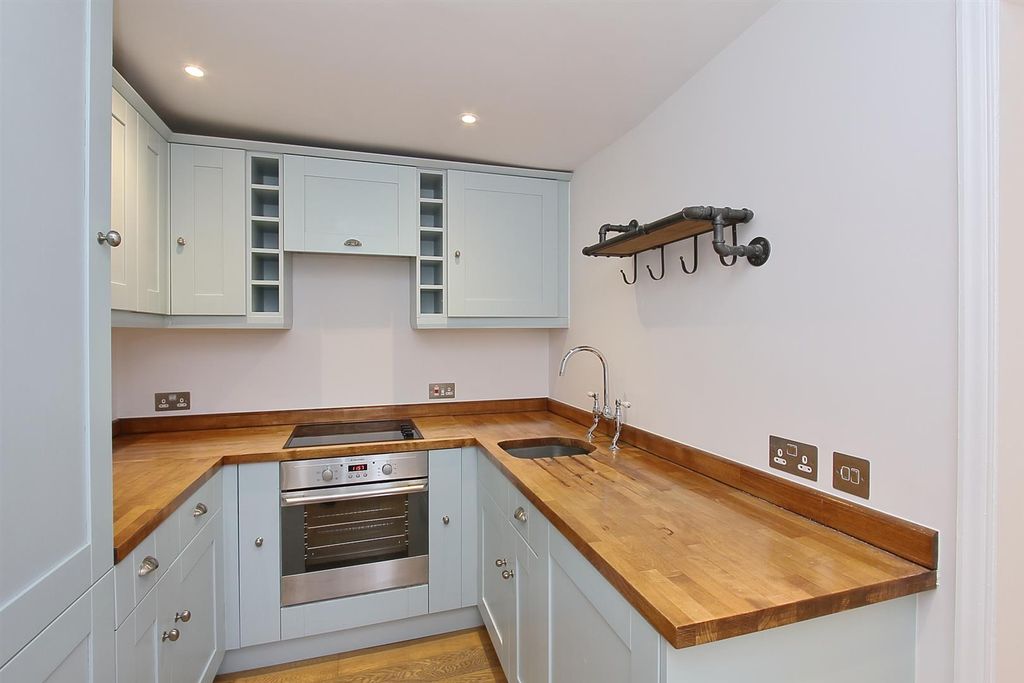 Property photo 3 of 18 Flat 4 The Toll House (19).Jpg