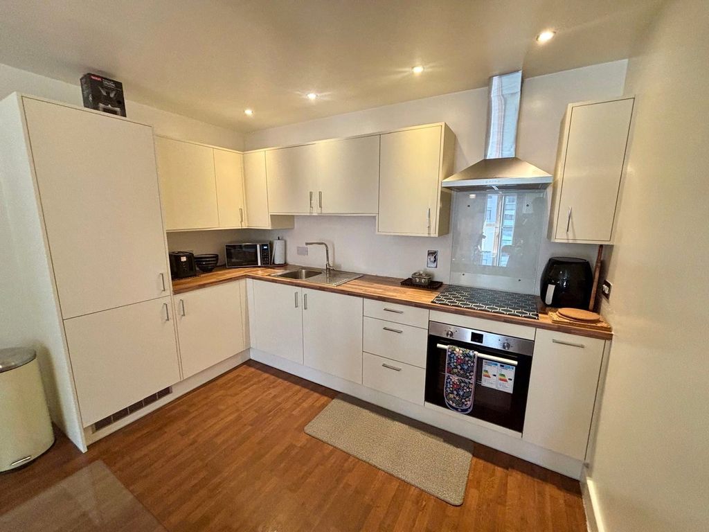 Property photo 3 of 10 Picture No. 12
