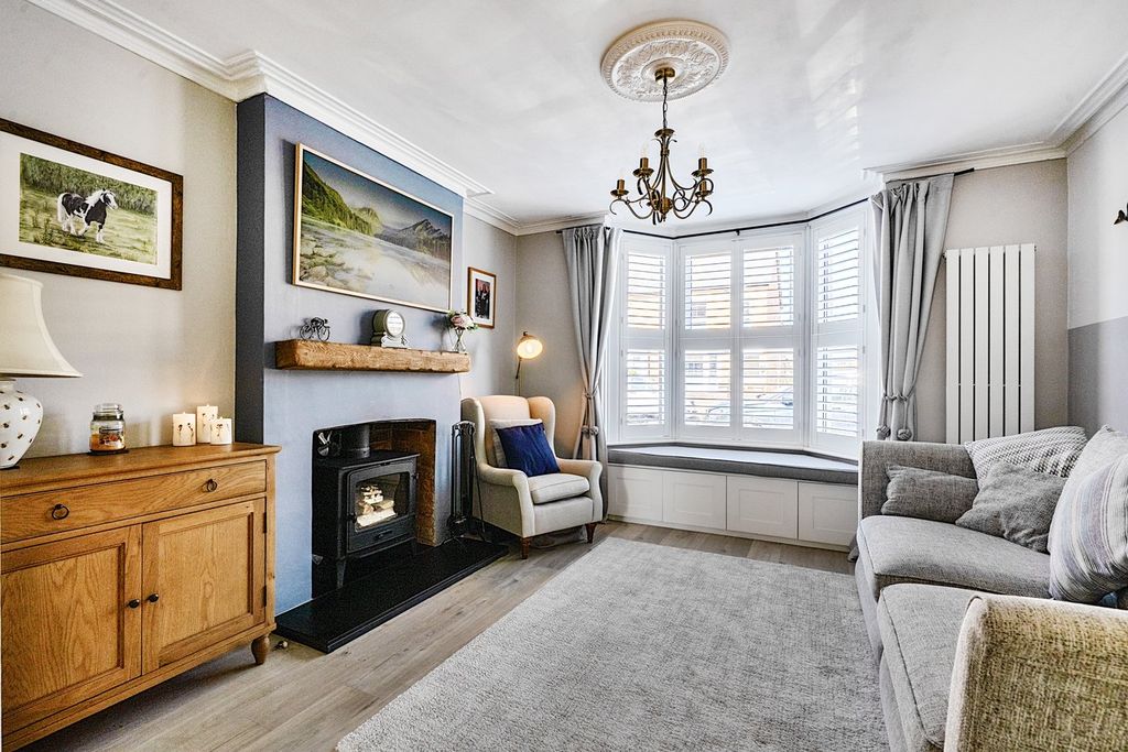 Property photo 2 of 22