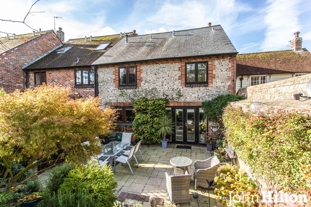 Property photo 1 of 26 Beacon Court-22.Jpg