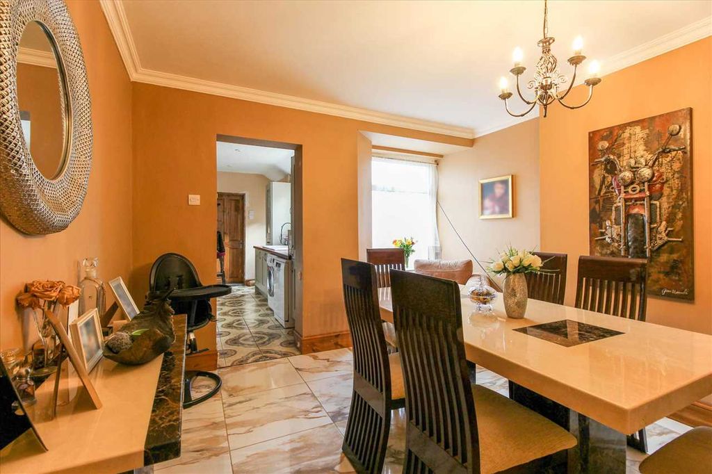 Property photo 3 of 15 Dining Room