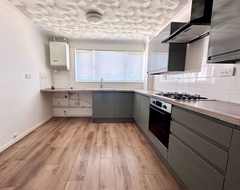 Property photo 3 of 14 Kitchen