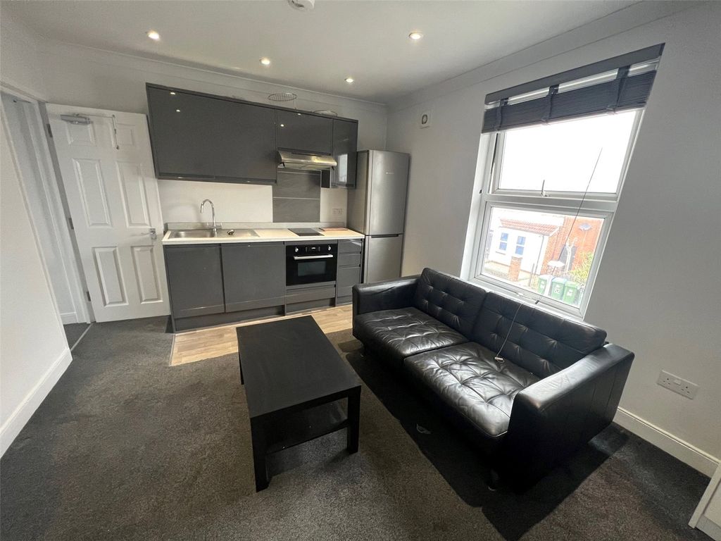 Property photo 2 of 9 Picture No. 10