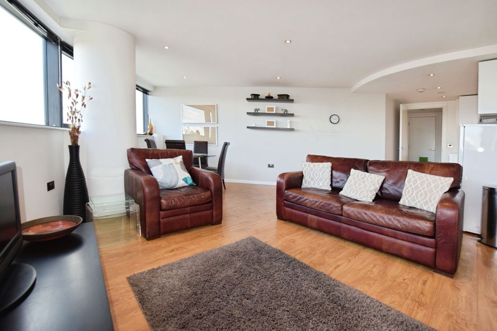 Property photo 3 of 12