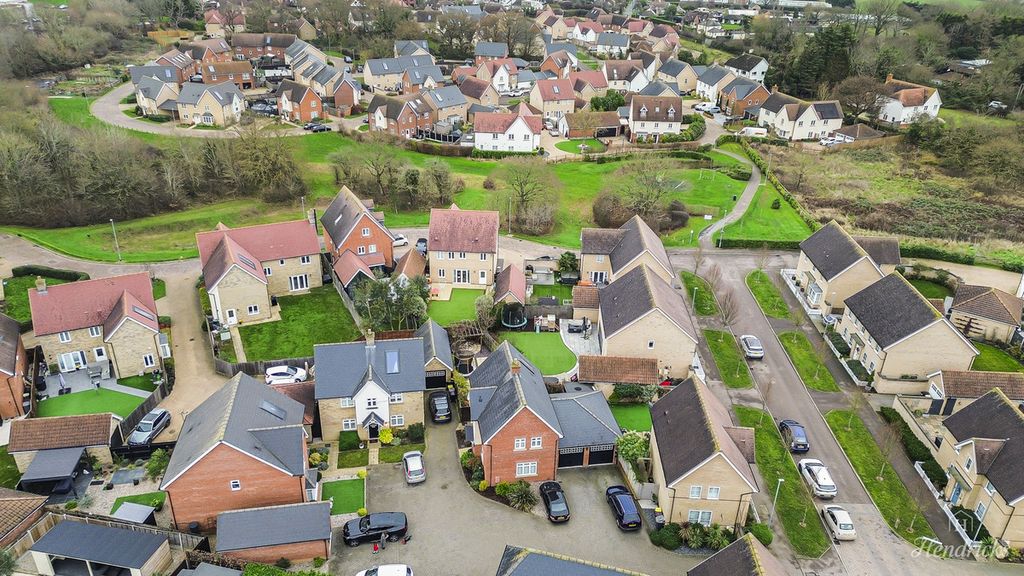 Property photo 2 of 39