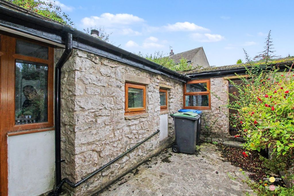 Property photo 3 of 20