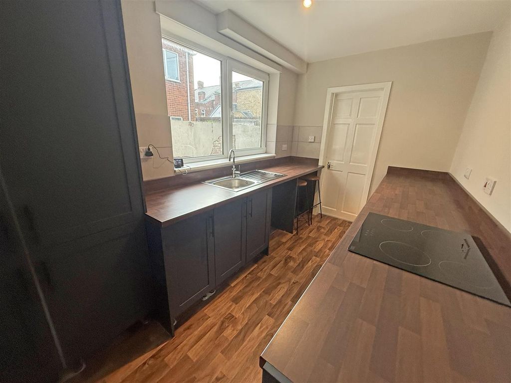 Property photo 3 of 8 Kitchen.Jpg