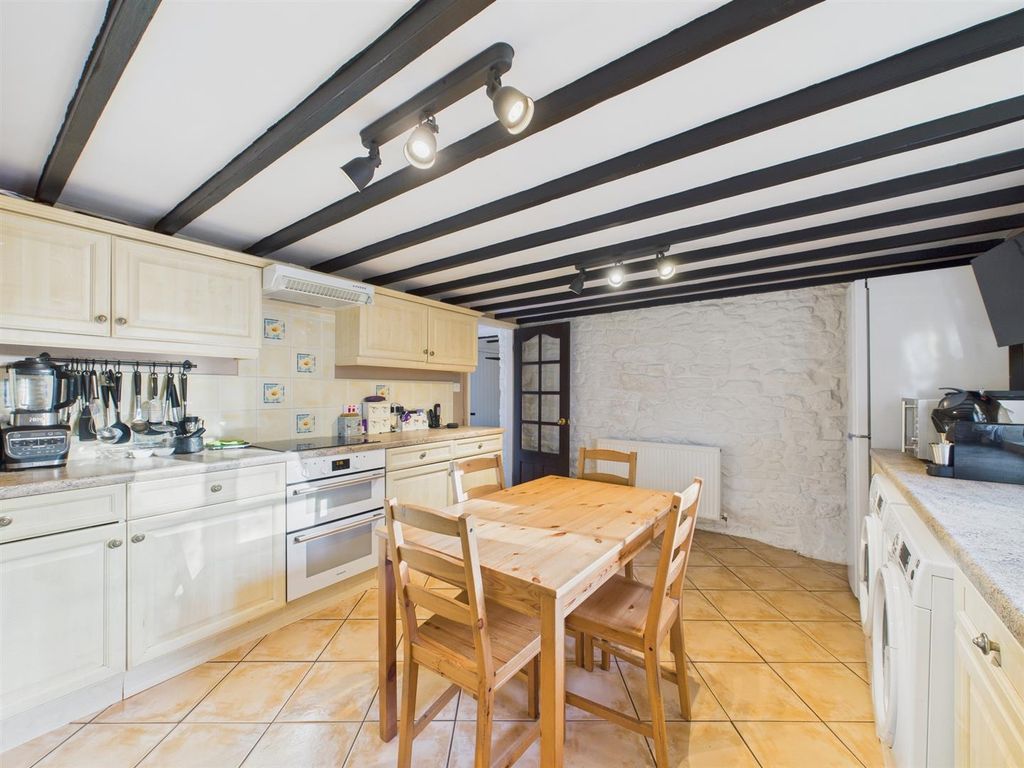 Property photo 3 of 48 Kitchen/Breakfast Room