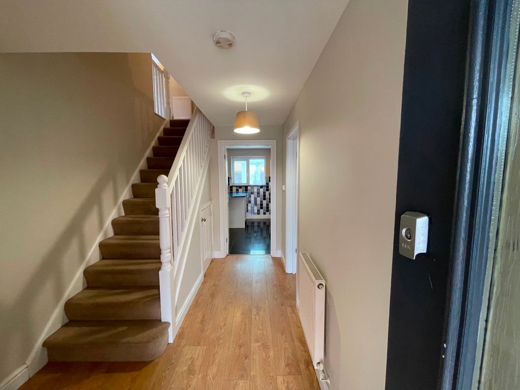Property photo 2 of 34