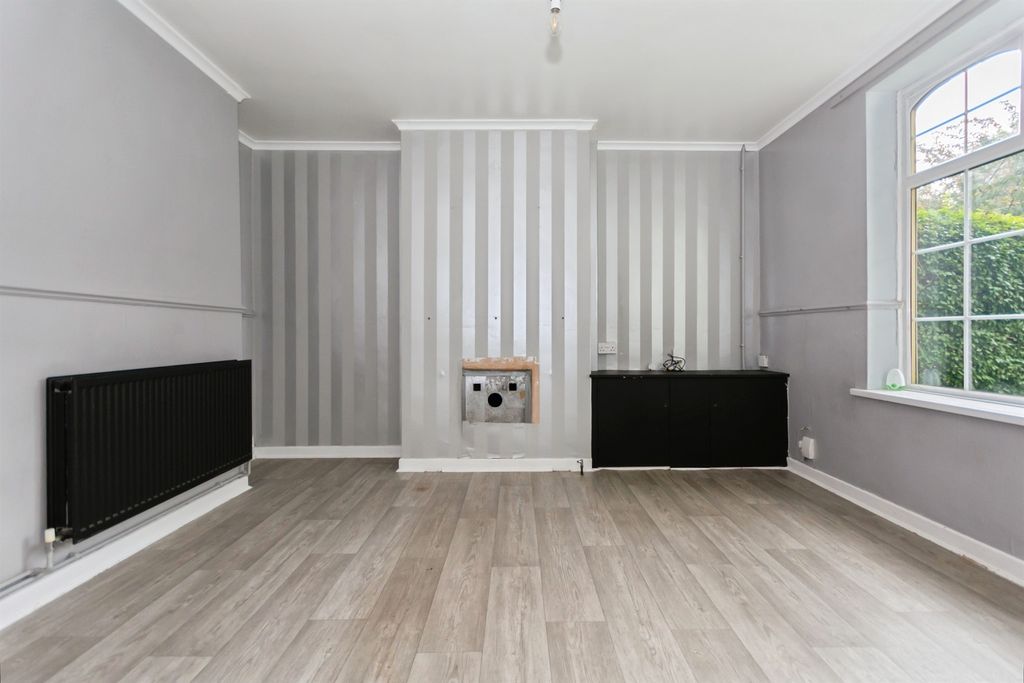 Property photo 2 of 29