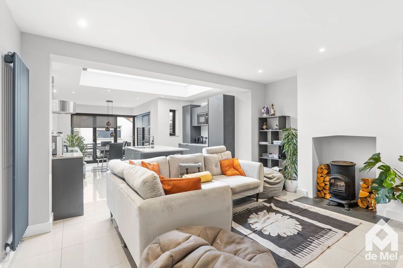 Property photo 3 of 11 Photo 6