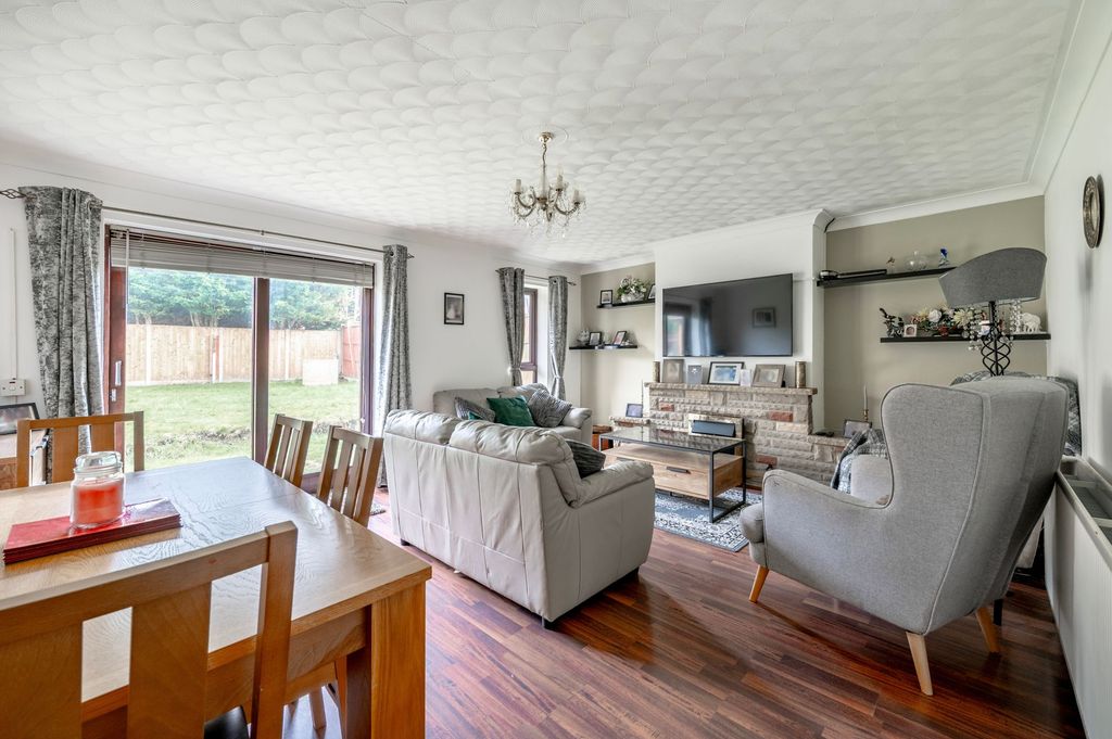 Property photo 2 of 21