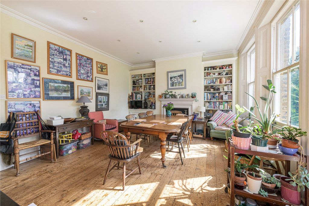 Property photo 3 of 14 Dining Room
