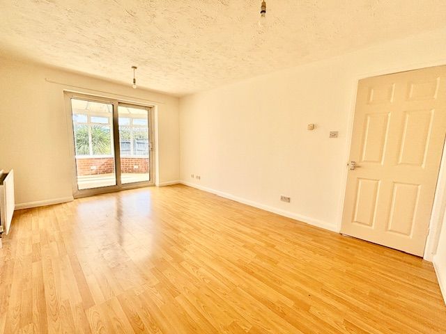 Property photo 3 of 9 Living Room