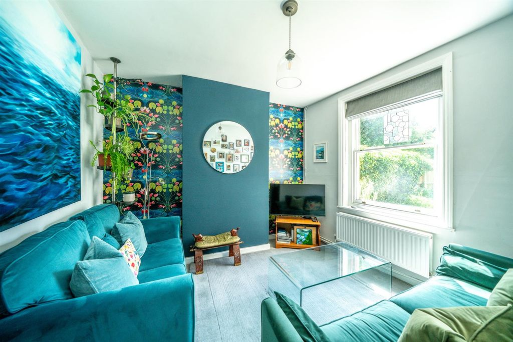 Property photo 2 of 15 1-Grange-Street-1013.Jpg