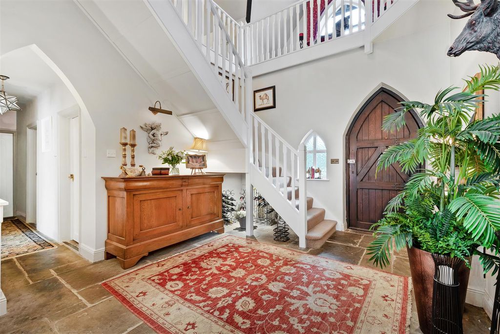 Property photo 2 of 17