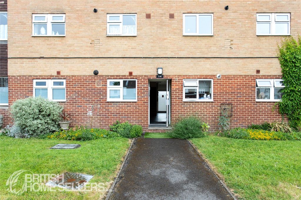Property photo 2 of 19 Picture No. 17