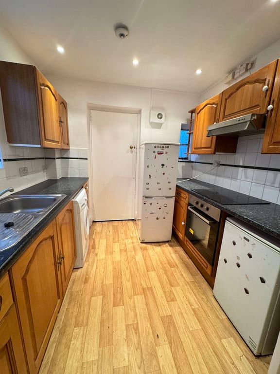 Property photo 2 of 7 Photo 4