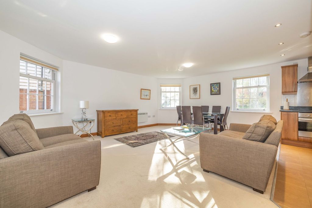 Property photo 2 of 14 Picture 2