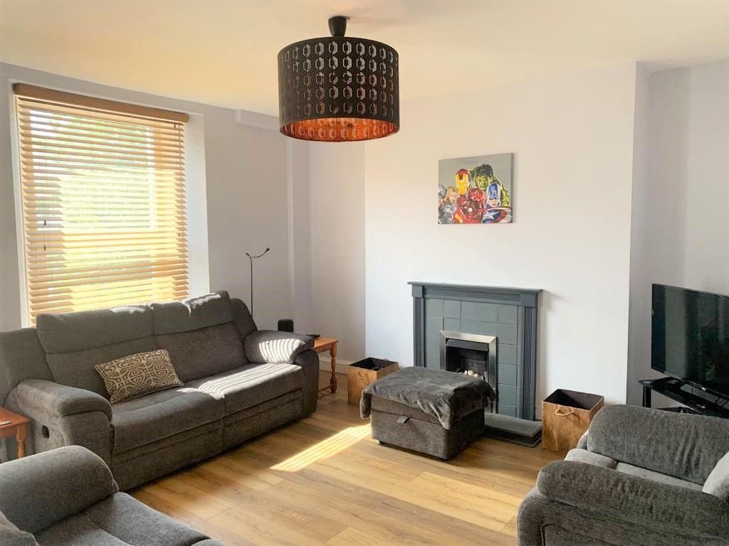 Property photo 2 of 7 Living Room