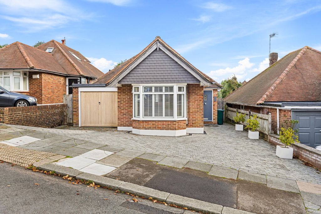 Property photo 1 of 16 Front (Exterior)