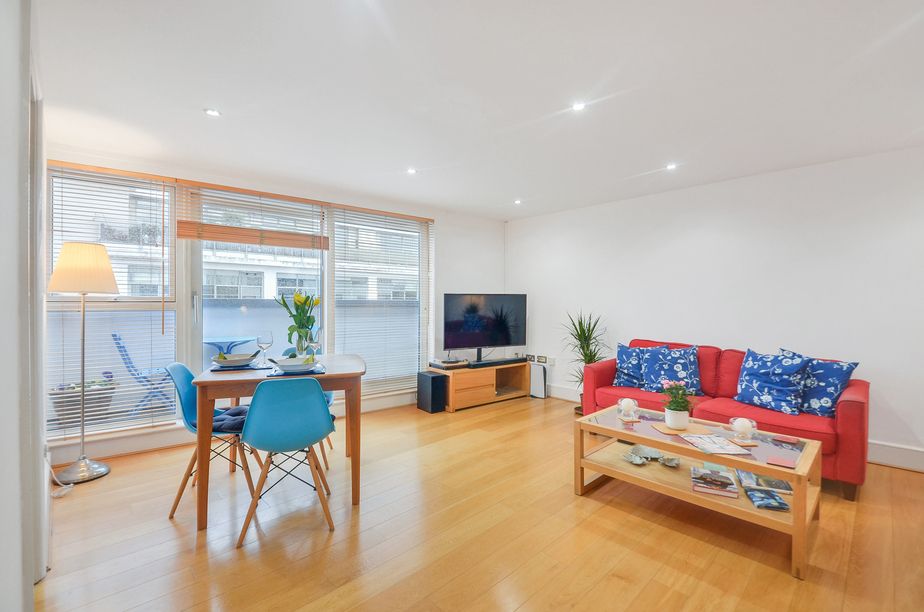 Property photo 1 of 27 Lounge (4).Jpg