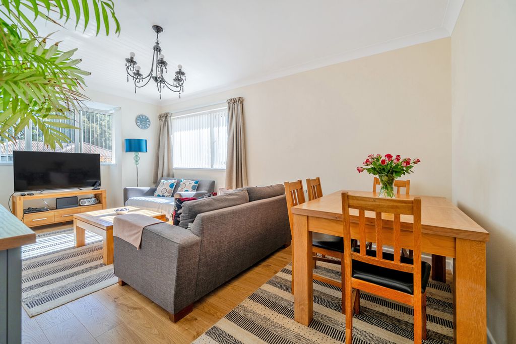 Property photo 3 of 20 1524486-2-1A0d4E3...