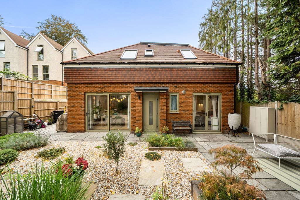 Property photo 1 of 20 63996d9B-6E37-431...