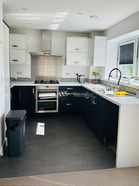 Property photo 3 of 14 Kitchen