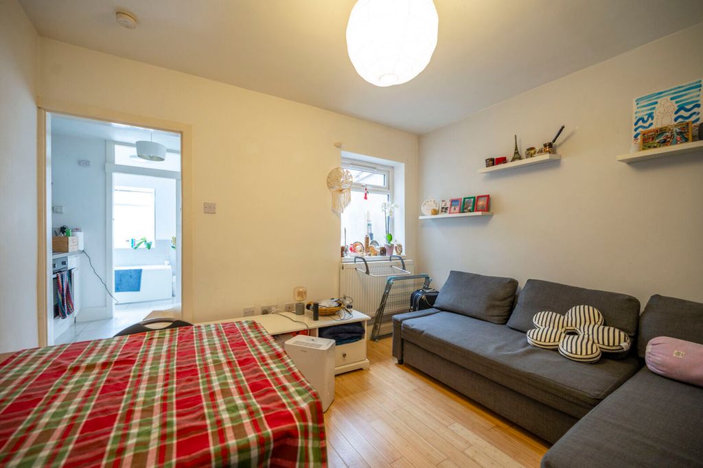 Property photo 2 of 7