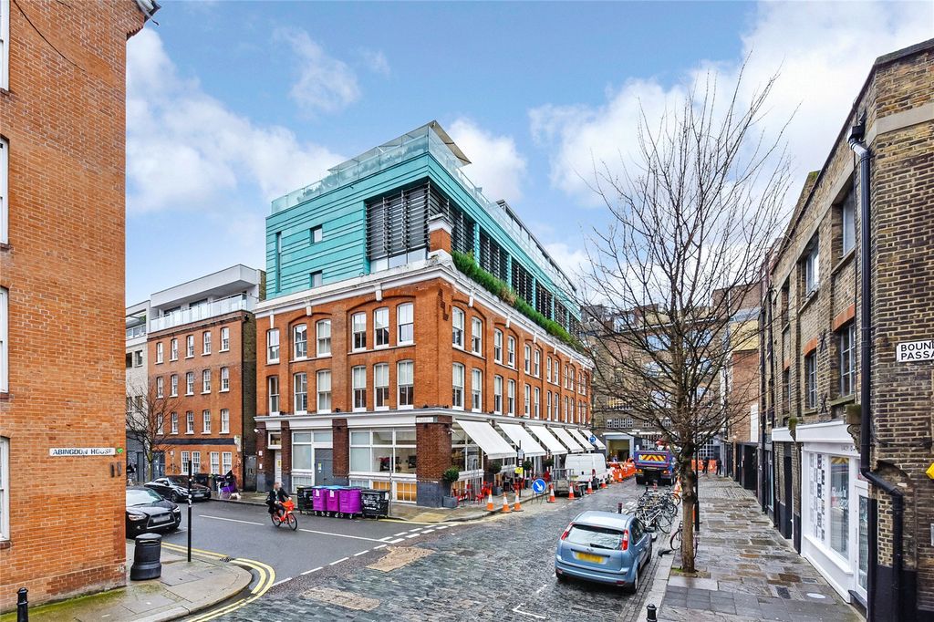 Property photo 2 of 9 Picture No. 11