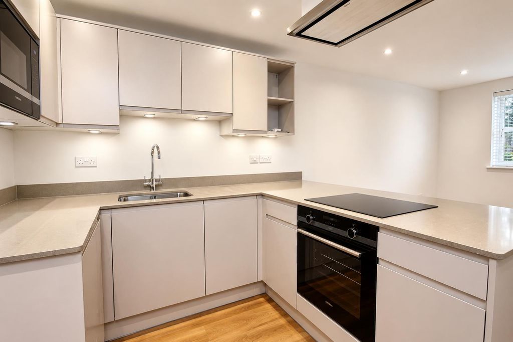 Property photo 3 of 8 Kitchen.Png