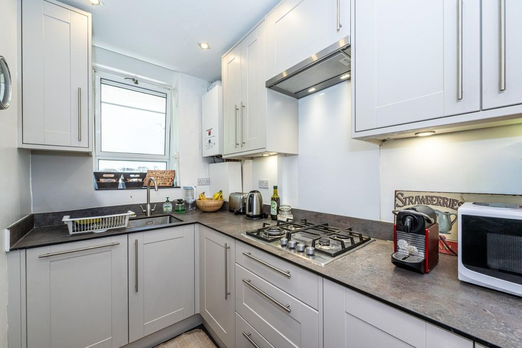 Property photo 2 of 10 Kitchen .Jpg