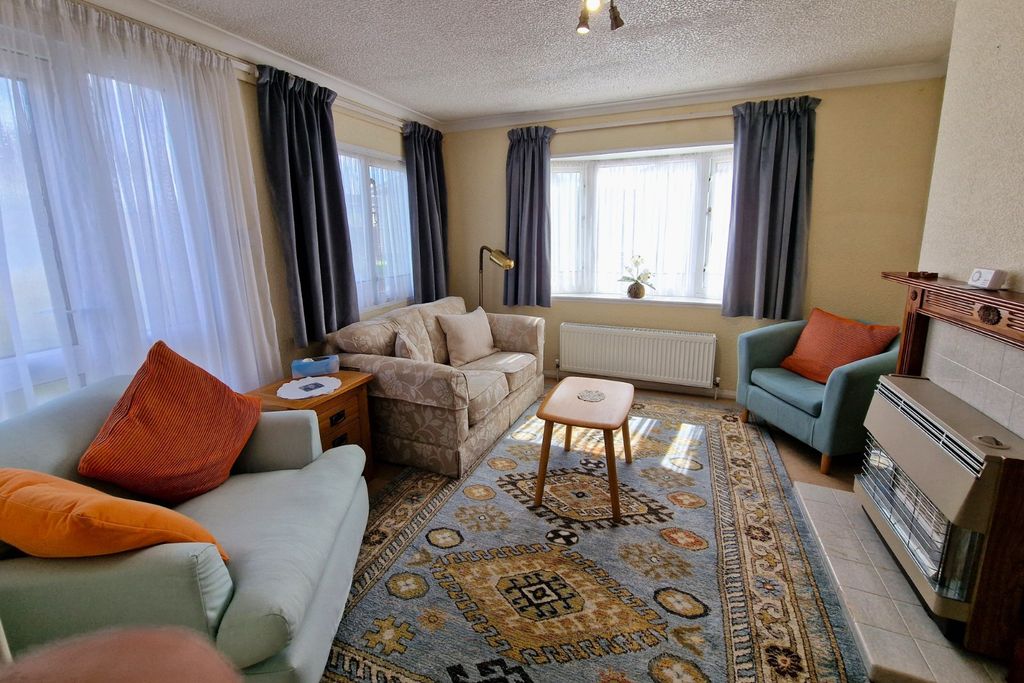 Property photo 3 of 11 Picture No. 12