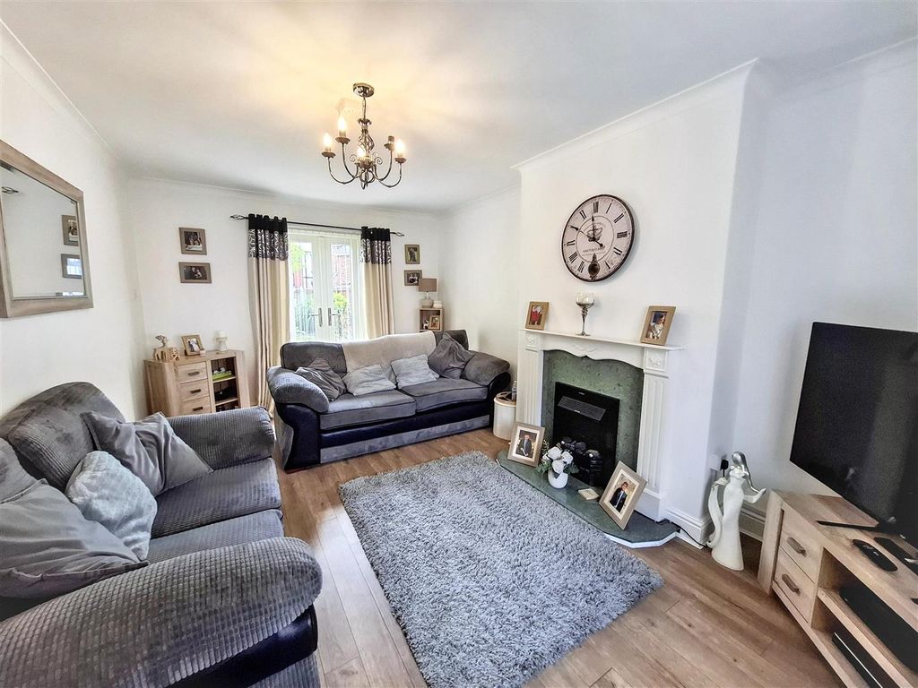 Property photo 2 of 12 20260815151413_20260815-Interior-19-Xfzlypidl3Adae