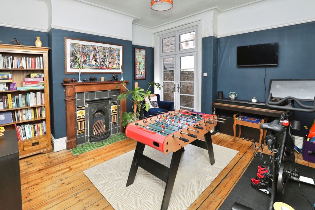 Property photo 3 of 15 Dining Room