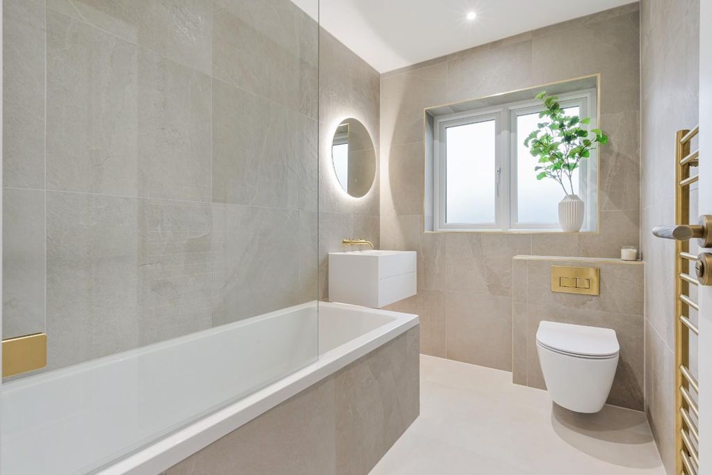 Additional image 18 of 6 bed property for saleHazelwood Lane, Chipstead, Coulsdon CR5