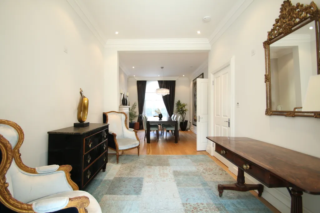 House in London, City of Westminster - More