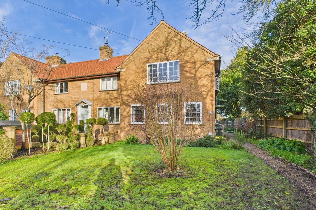 Property photo 2 of 19 Cam02545G0-Pr0555-Still003